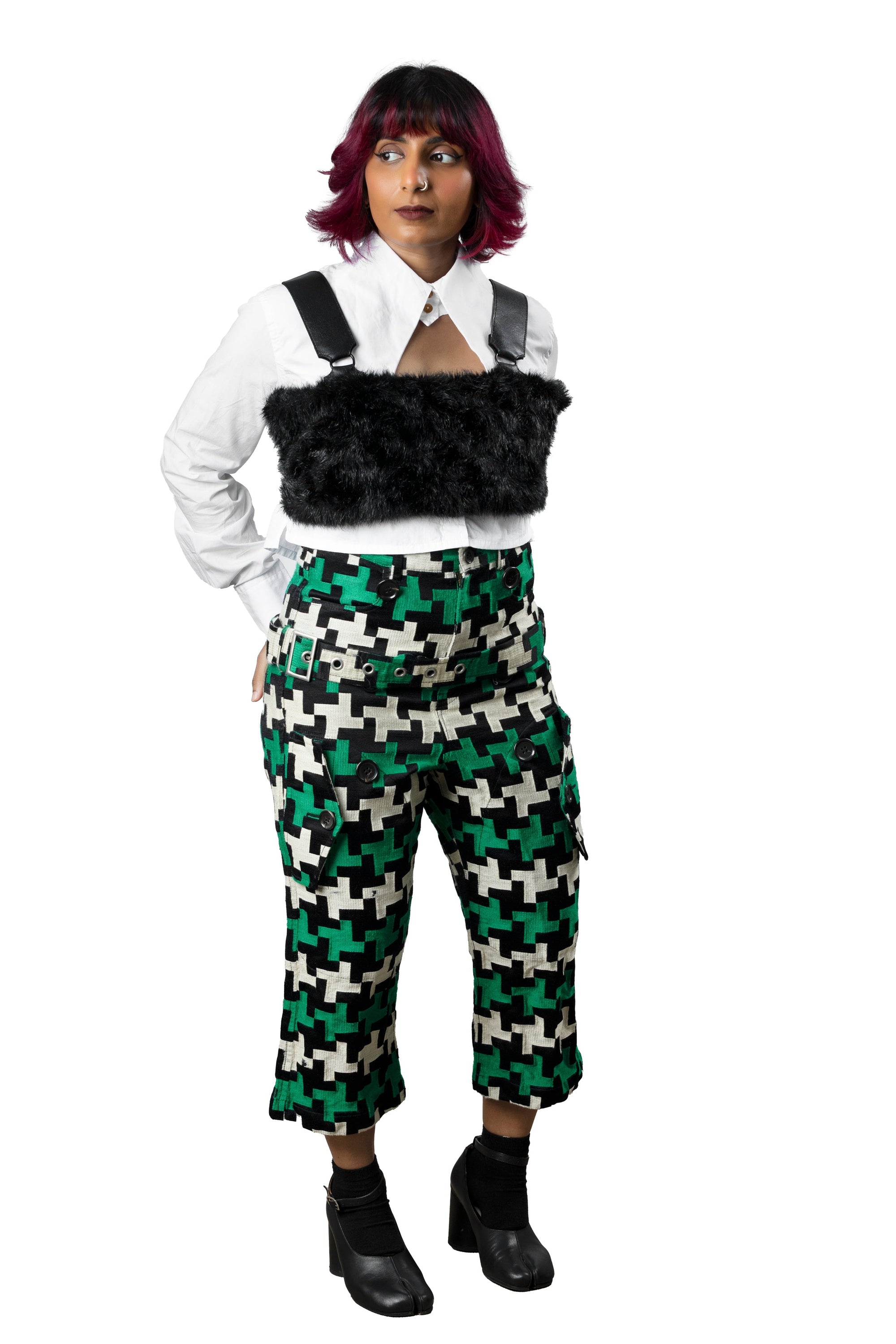 Full body picture of model wearing Noir Kei Ninomiya fur vest